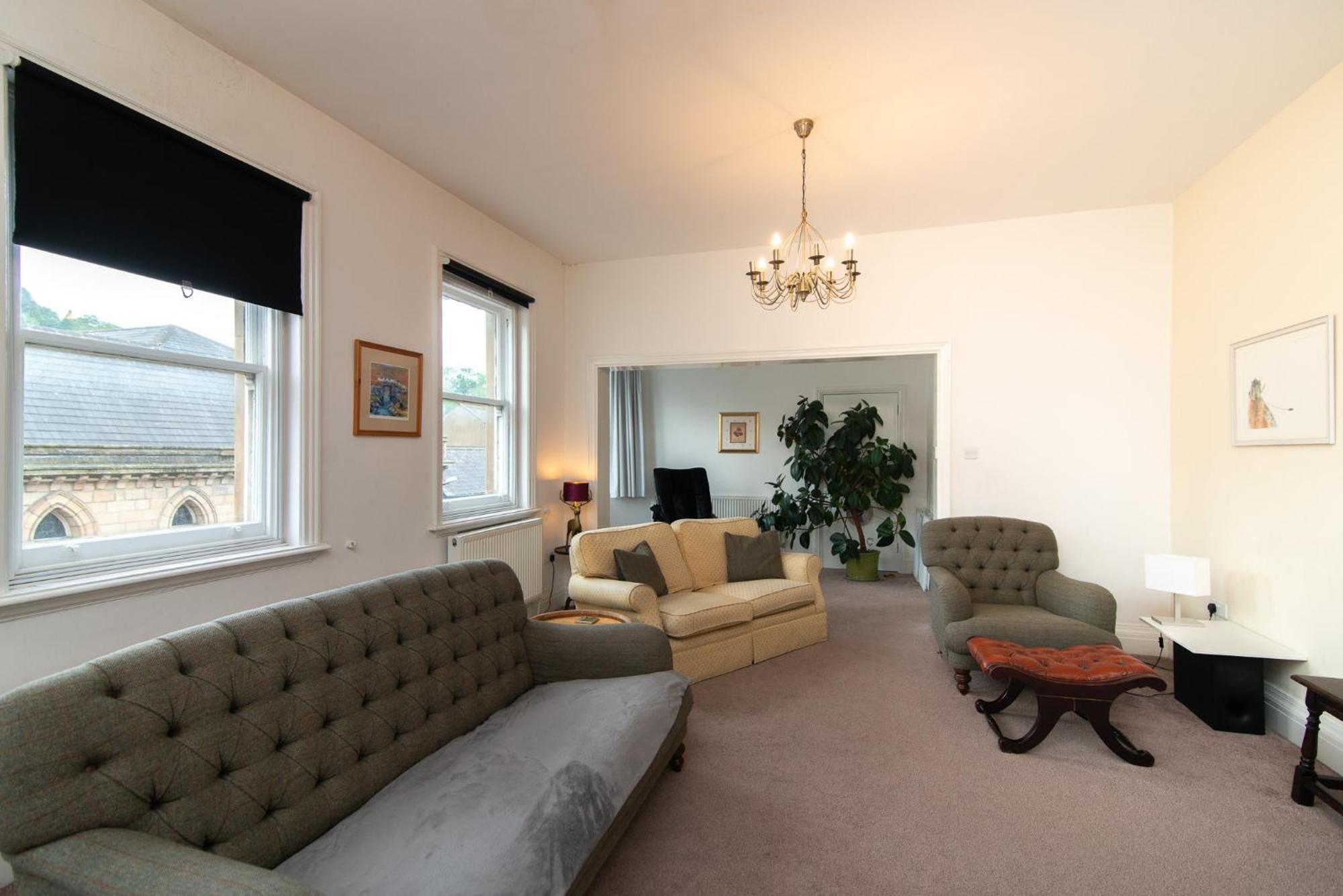 Spacious Retreat With River Views Near Peak District 马特洛克 外观 照片